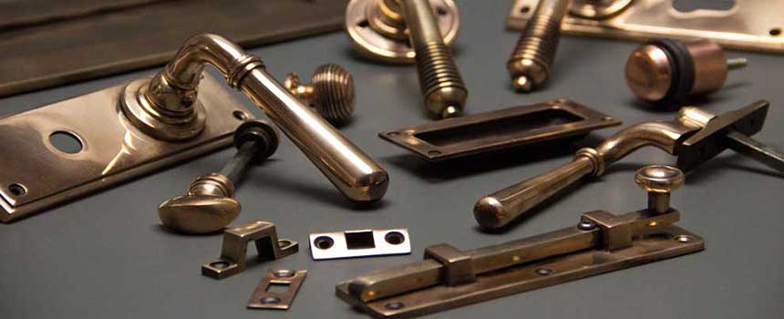 Furniture hardware